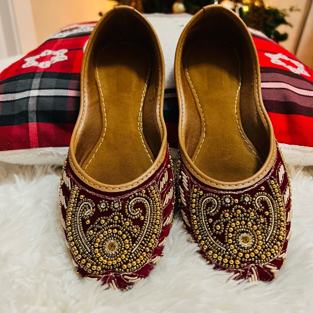Jutti is Indian traditional footwear with a history dating back to 200BC